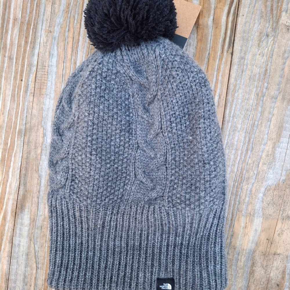 The North Face Cable Knit Beanie Hat. NWT - Picture 2 of 7